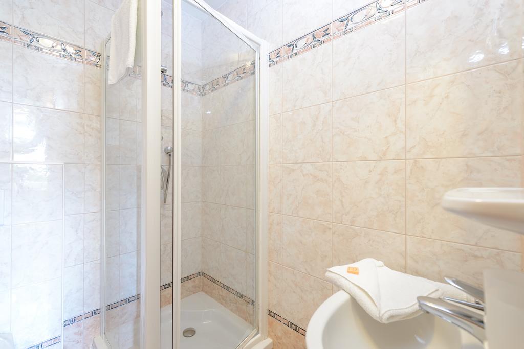 Pension Hiesel-Villa Untersbergblick Anthering Стая снимка