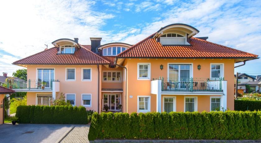 Pension Hiesel-Villa Untersbergblick Anthering Стая снимка