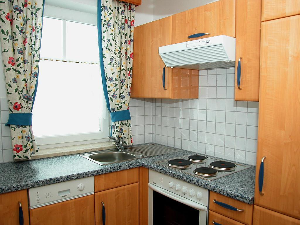Pension Hiesel-Villa Untersbergblick Anthering Стая снимка