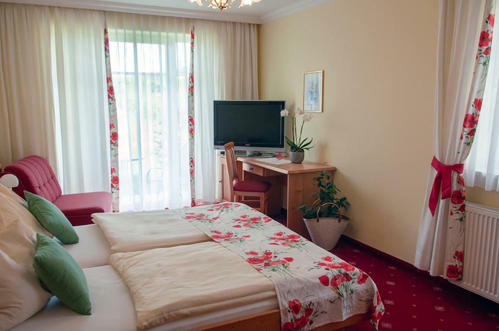 Pension Hiesel-Villa Untersbergblick Anthering Екстериор снимка