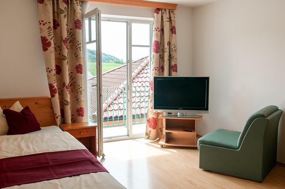 Pension Hiesel-Villa Untersbergblick Anthering Екстериор снимка