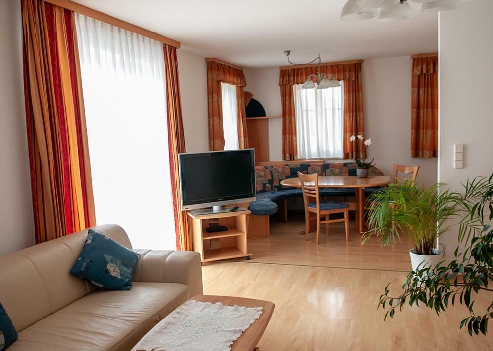 Pension Hiesel-Villa Untersbergblick Anthering Екстериор снимка